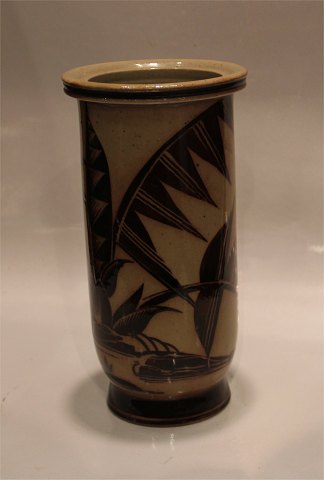 Aluminia Copenhagen Faience 5024-5023 Aluminia Jungleseries 1932 Vase 24 cm ? 
"Palm Leaves on island"e" Nils Thorsson
