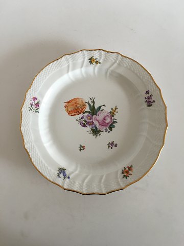 Royal Copenhagen Fuld Saxon Flower Round Serving Tray No 1563