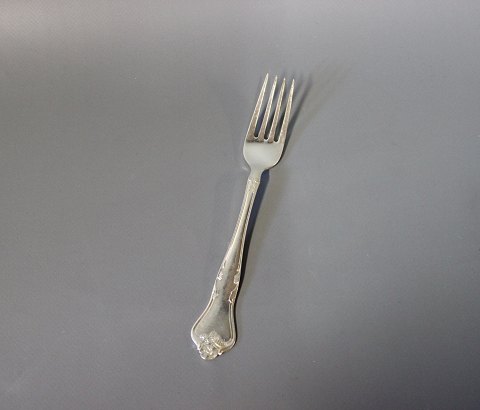 Lunch fork in Riberhus, silver plate.
5000m2 showroom.