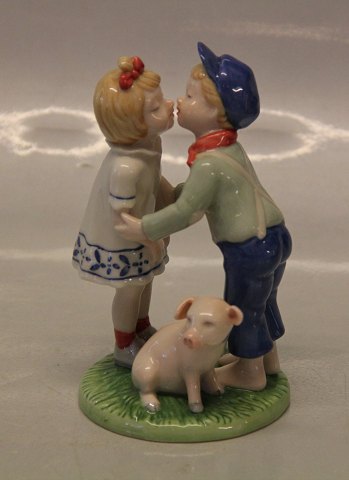 Royal Copenhagen figurine 
0227 RC The Swineherd 12 cm  (1249227)  H.C. Andersen Fairy Tale