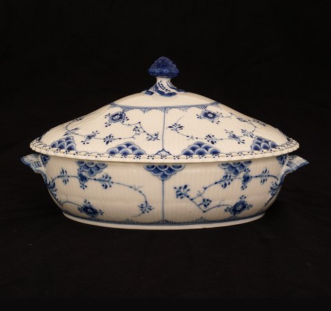 Royal Copenhagen musselmalet oval terrin / lågfad. 
#1129. 1. sortering. L: 28cm