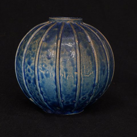 Arne Bang: Kugelvase, Steingut. H: 14cm