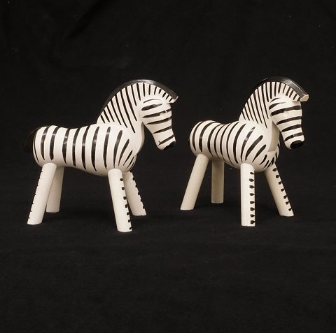 Kay Bojesen: To zebraer i træ. God stand uden 
afskalninger. H: 14,7cm. L: 14,7cm