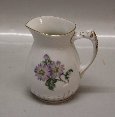 Chrysantemum Pink Bing and Grondahl 189 Creamer 10.5 cm 2.25 dl (303)