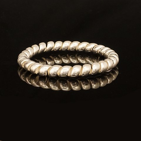 A. Michelsen, Copenhagen: A silver bangle. D: 
7,2cm