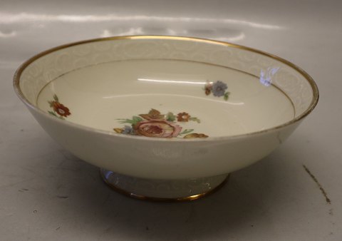 Bowl on foot  7 x 19 cm
 Lyngby porcelain KPM Rosenborg