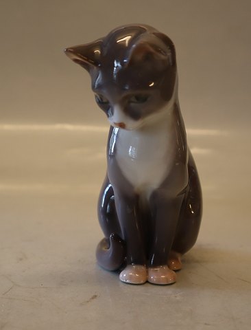 B&G 2454 Cat & White - grey 11 cm B&G Porcelain
