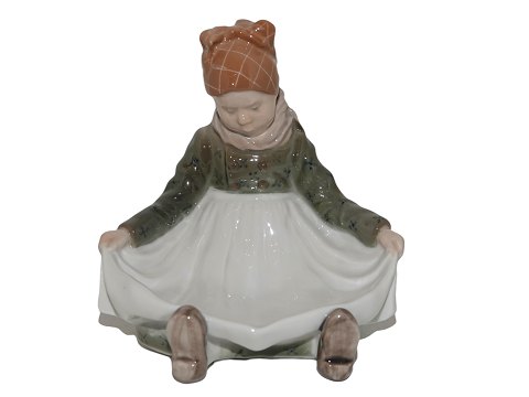 Royal Copenhagen figur
Pige i grøn Fanødragt