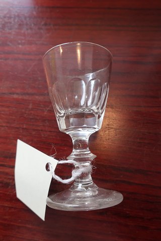 Antikt snapseglas med slibning
Fra ca. 1890