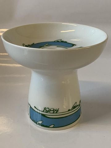 Royal Copenhagen års lysestage 1984 år
Designer Ellen Malmer
Højde 9,5 cm  ca