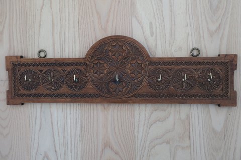 Antique pipe rack / key rack with beautiful cuttings
The rack has never been painted
Rack like this often used as a gift to the girlfriend.