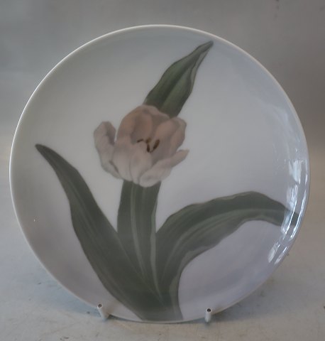 Royal Copenhagen 75-1120 RC Plate with Tulip ca 20 cm #26
