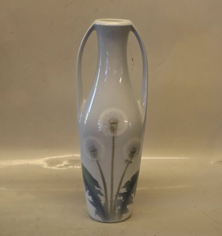 Art Nouveau 342-249 Kgl. Vase med to hanke 31 cm præ 1923 maler 42 Mælkebøtte 
Kongelig Dansk 
