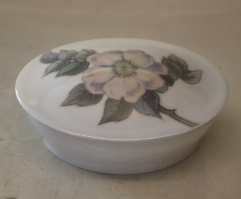 173-586 RC Art Nouveau Bonbon box black berry flower 7 x 14 cm 1st. Royal 
Copenhagen