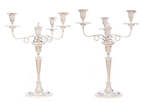 Pair of large silver candelabra by Johann Hues, 
Hamburg, Germany, 1768-1802. Illustrated in "Die 
Goldschmiede Hamburgs", III, p. 194. H: 51cm. W: 
3.951gr