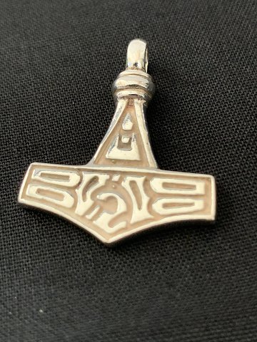 item no: 585704