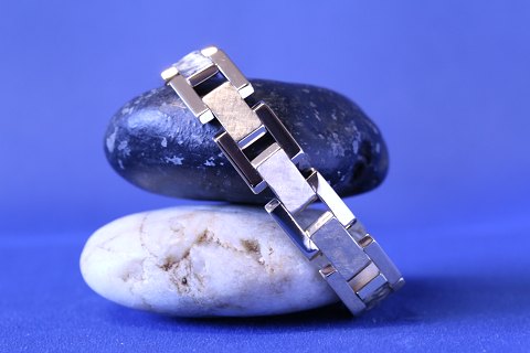 item no: 605357