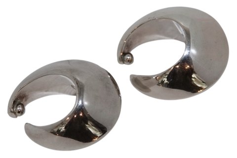 Georg Jensen
Store moderne øreringe af Nanna Ditzel