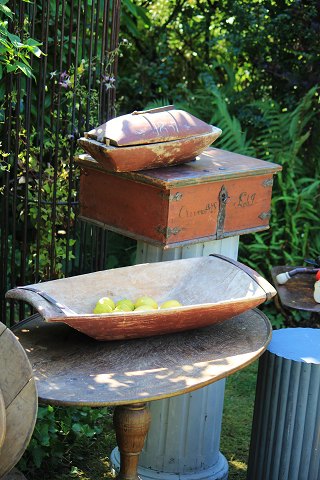 Swedish rustic 19th century wooden dish with original color and a really nice 
patina...