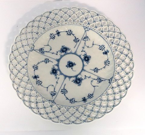 Royal Copenhagen. Blue Fluted Full Lace. Flat plate with open-work border. Model 
1098. Diameter 25,5 cm. (4 quality).