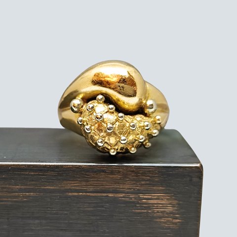 Ring in 18k gold