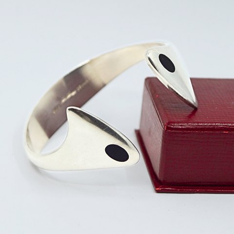 Bent Gabrielsen for Hans Hansen; A brangle of sterling silver with enamel, no. 213E