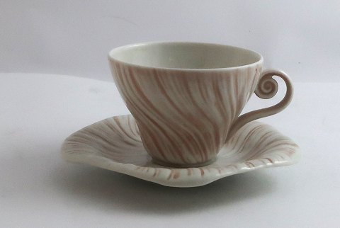 Royal Copenhagen. Pink Conch. Design Arje Griegst. Coffee cup. Model 14179. (1 
quality).