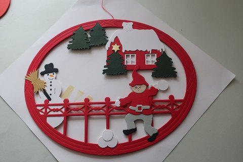 2 JuleuroFarvet papirklipHand made af Oda-WiedbrechtB: 17cmH: 13,5cm