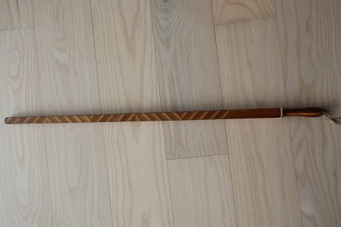 An antique two-feet-scale
This one is rare, made of wood with intacia
It is very well done
About 1820
Beautiful and good as decoration
L in total: 70cm
In a good condition