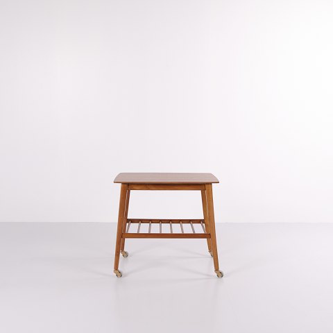 Sidebord Med Hylde På Hjul - Teaktræ - Dansk Design - 1960erneFlot stand