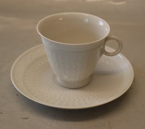 11538 Coffee cup 6.3 cm high (diameter 7.5  cm)  and saucer  13.5 cm Royal Copenhagen White Fan Dinnerware