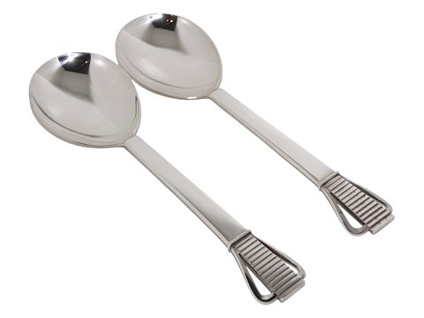 Georg Jensen Relief
Stor serveringsske 23,2 cm.