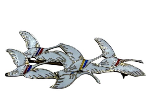 Erik Magnussen sølv
Broche med fem nordiske svaner