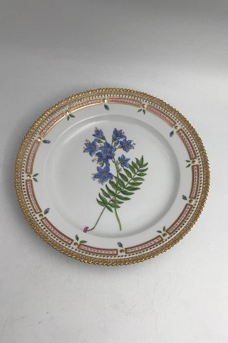 Royal Copenhagen Flora Danica Lunch Plate No. 20/3550