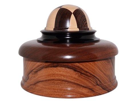 Michael ModeUnique lidded bowl in wood from 1999
