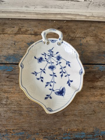 B&G Sommerfugl Kipling med guldkant lille bladformet asietNo. 198