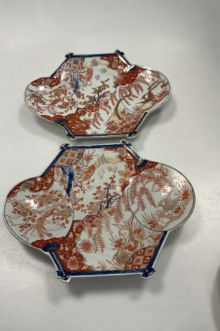 Par Imari porcelæns Tallerkener fra Japan omkring 1850.