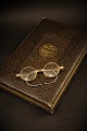 Old eyeglass box "Modern Eyewear" from old eyeglass company " "Bausch & Lomb" 
incl. 4 pcs. off old and antique glasses.