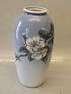 2629-2129 Kgl. Vase med blomstergren og sommerfugl 28 cm Kongelig Dansk