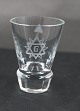 Frimurerglas,
snapseglas 
dekoreret med 
slebne 
symboler, ...