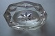 Gammelt saltkar af glas
Oval form
L: ca. 5,5cm
I god stand