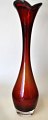Orrefors, Gate 
28, vase, 
rubinrødt glas, 
20. årh. 
Sverige