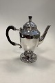 Danam Antik 
præsenterer: 
Sjælden 
Tidlig Georg 
Jensen Sølv 
Kaffekande fra 
1904-1908