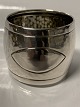 Napkin Ring Silver.
Stamped: C.N.3 Towers.
Size: 3.3 x ø 4.0 cm.