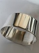Napkin ring Silver.
Stamp: 830S.
Size 2.1 x ø 4.5 cm
