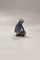 Dahl Jensen Figurine Girl with Spade and bucket No. 1151