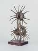 Stor 
bronzeskulptur. 
Massiv bronze. 
Surrealistisk.