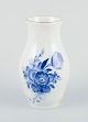 Royal 
Copenhagen Blå 
Blomst Svejfet, 
vase.