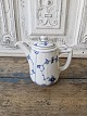 Karstens Antik 
presents: 
Royal 
Copenhagen Blue 
Fluted hotel 
porcelain small 
coffee pot no. 
2213