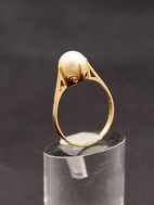 8 karat guld ring med gte perle
